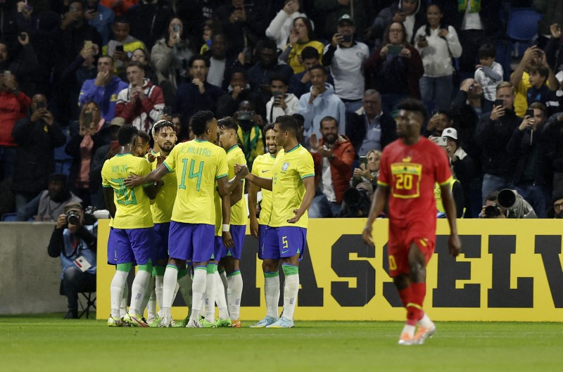 友谊赛——内马尔两度助攻里查利森，巴西3-0轻取加纳_