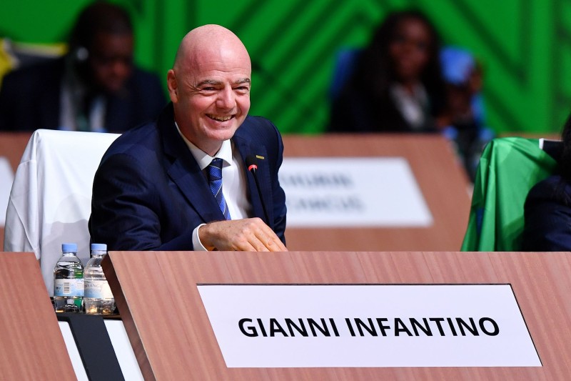 因凡蒂诺​连任国际足联主席，新任期至2027年_