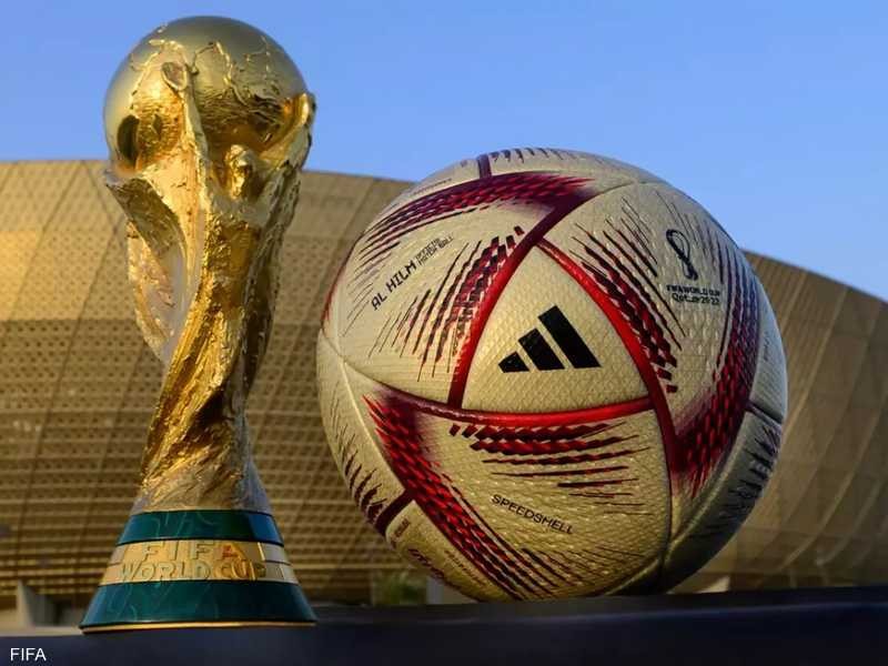 卡塔尔世界杯皮球拍卖　价格高达20万英镑_