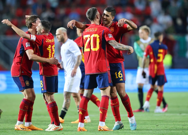 西班牙以2比1战胜意大利，晋级欧洲国家联赛决赛_
