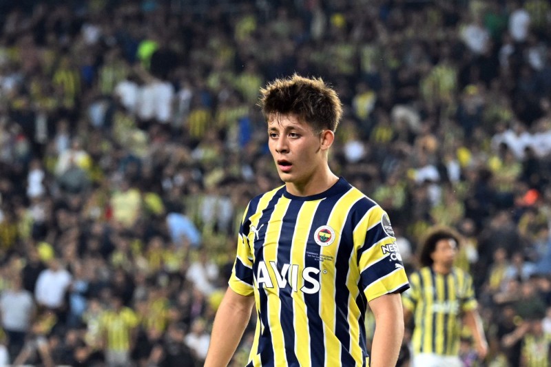 有土耳其梅西之称的18岁新星居莱尔转投皇马_