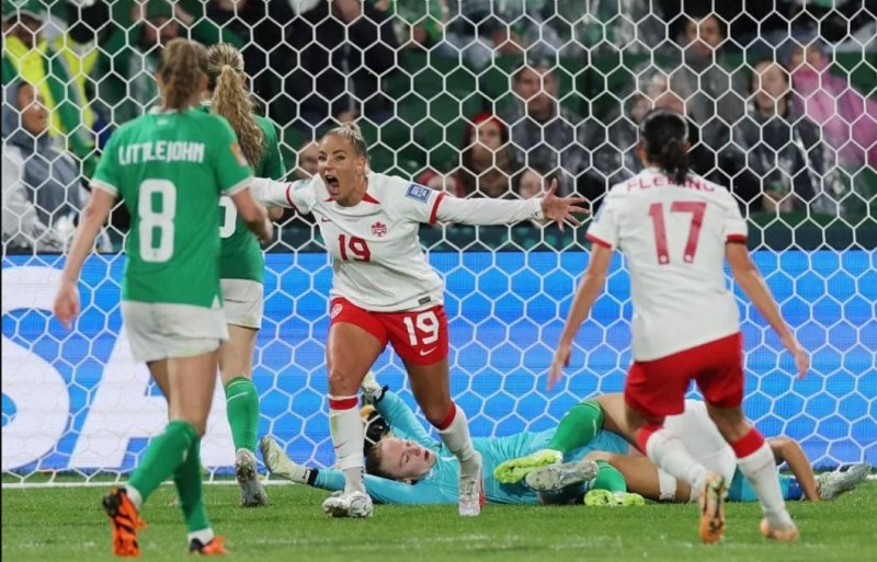 女足世界杯 | 加拿大队以 2-1 战胜勇敢的爱尔兰队_