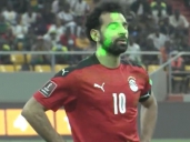 激光笔照射萨拉赫眼睛、砸损球队大巴又种族歧视，埃及足总正式控诉塞内加尔球迷行径.._