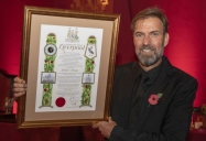 表彰带队能力，尤尔根·克洛普获英国皇室与利物浦市长授予利物浦荣誉市民权.._