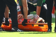 卢顿队的洛克耶在球场上晕倒后出院_