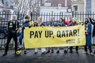 国际特赦组织指责国际足联和卡塔尔当局没妥善处理世界杯期间针对工人的“虐待行为”_