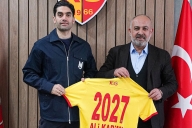 Kayserispor 与伊朗国脚阿里·卡里米完成续约。